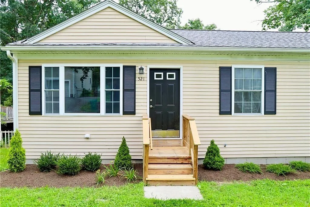 3 bed, 2.0 bath, 1092 sqft, $2,500 — Photo 1