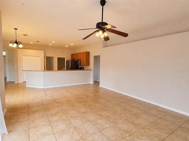 1607 Avondale Ridge Dr — Photo 11