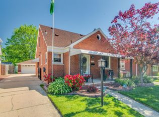 21747 Trombly St, Saint Clair Shores, MI 48080