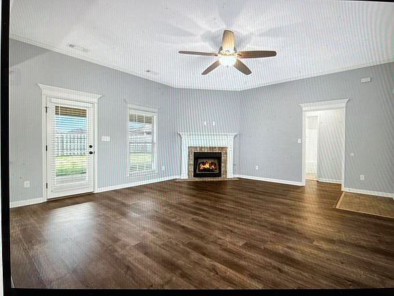 5th image of 310 Vista Dr