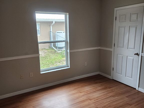 3rd image of 2556 Peake St