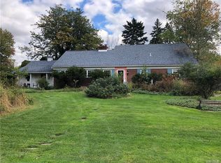 4760 Brentwood Dr, Williamsville, NY 14221