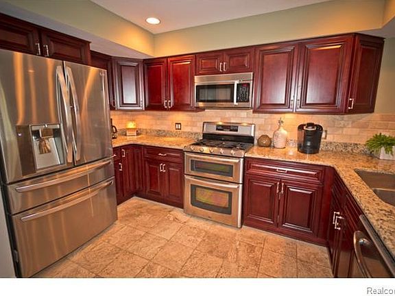 4th image of 5727 Leeward Ct #1