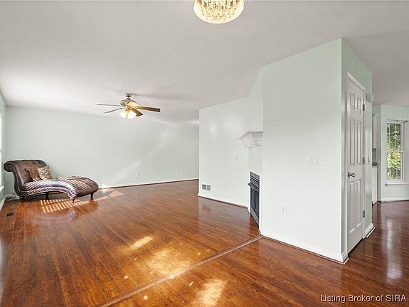 5th image of 4008 Decker Court