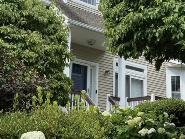 35 Chatham Drive, Bedford, NH 03110