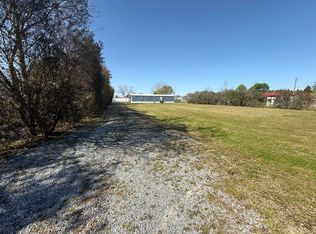 84 Clark Rd, Chocowinity, NC 27817