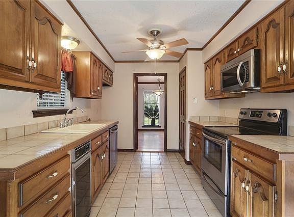 4th image of 111 Fischer Dr
