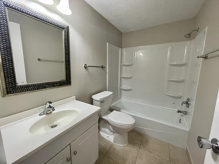623 Shore Rd — Photo 18