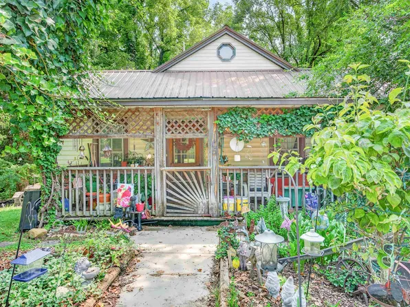 105 Taylor St, Radford, VA 24141