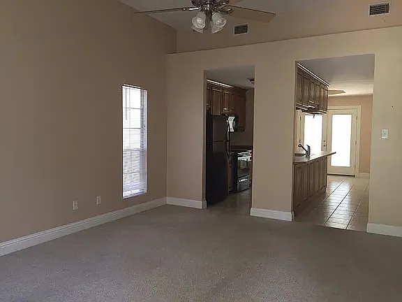 1400 Spruce St — Photo 3