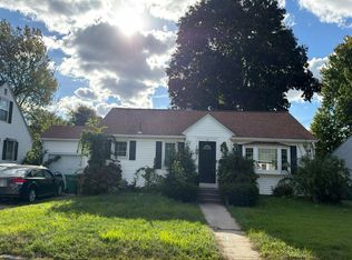 63 Welfare Ave, Warwick, RI 02888