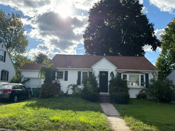 63 Welfare Ave, Warwick, RI 02888