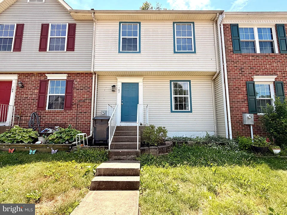 107 Stafford Mews Ln