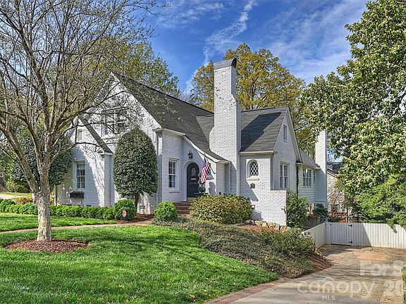 2nd image of 2936 Chelsea Dr