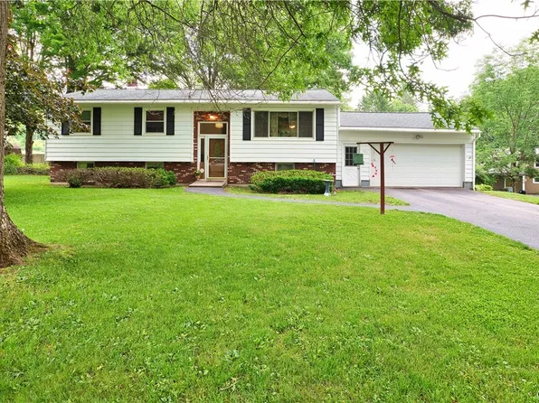 151 Knoll Wood Cir, Ava, NY 13303