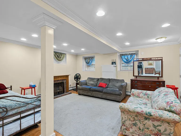 19 Hawthorne Ave #1 — Photo 19