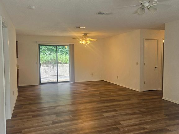 4th image of 4 Oak Knoll Ln #8160