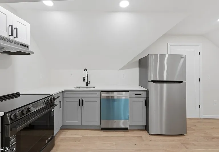 82 Grove St #4 — Photo 5