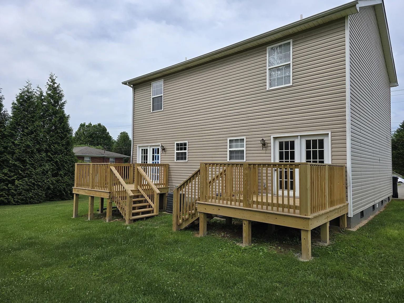 2 bed, 1.5 bath, 1002 sqft, $1,600 — Photo 3