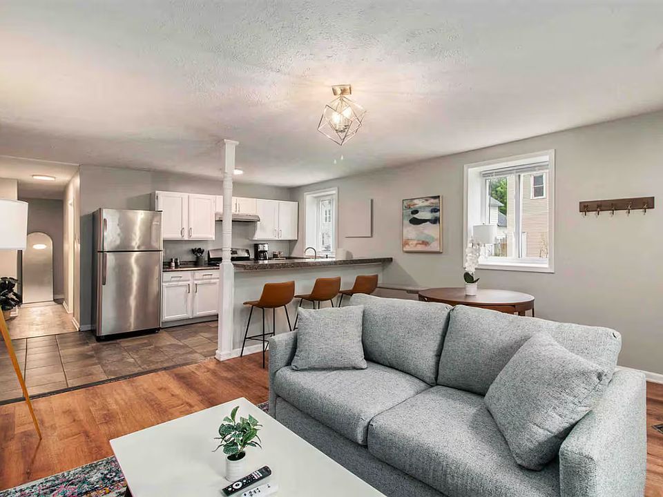 1st image of 257 Straight Ave NW #1