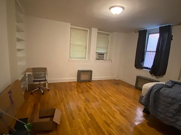 2nd image of 5 E 67th St #1C