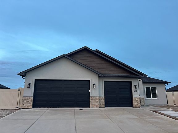 2nd image of 508 Desert Peach St