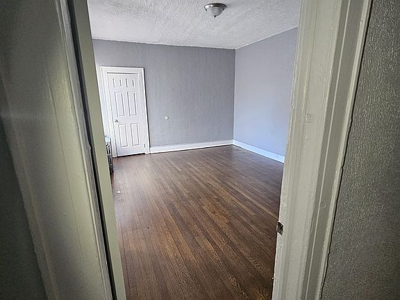 2nd image of 691 Elizabeth Ave #3C