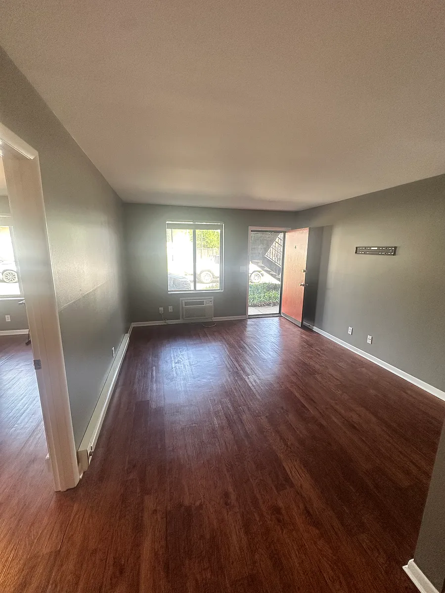 Building Photo - 3600 Hillsboro Pike