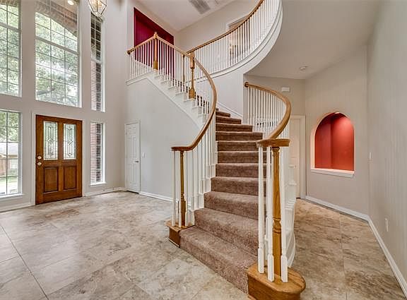 3rd image of 4400 Waterford Dr