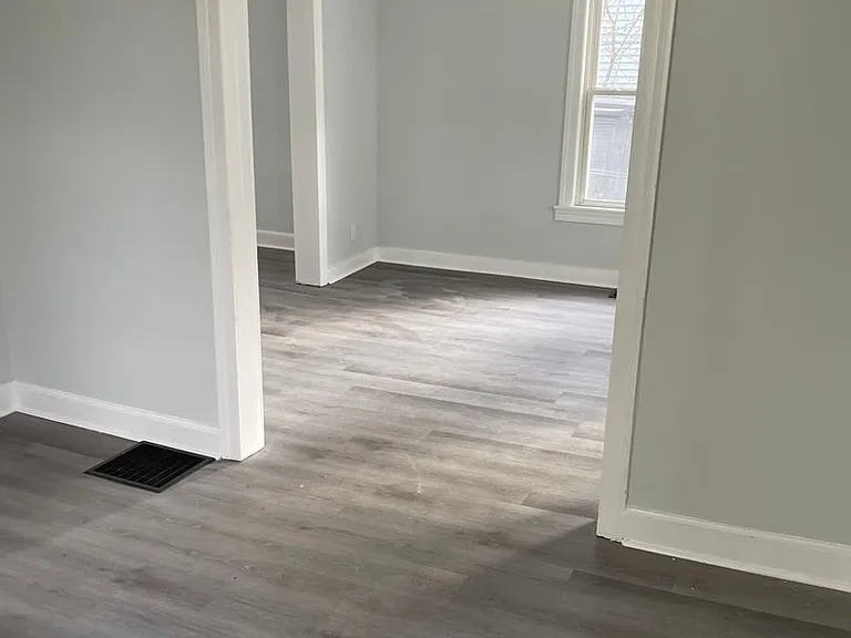 15 Duane Ave — Photo 14