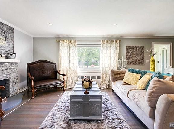 5th image of 302 Highland Ave #304