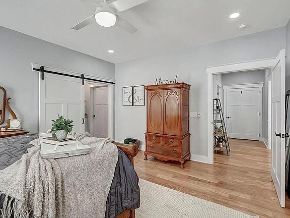 2nd image of 7700 Hanover Pkwy APT 104