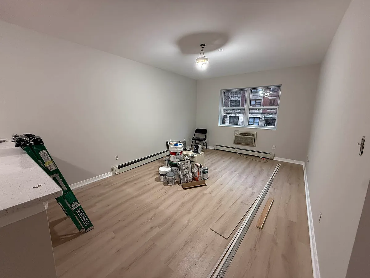 Building Photo - 30-37 30th St #2F
