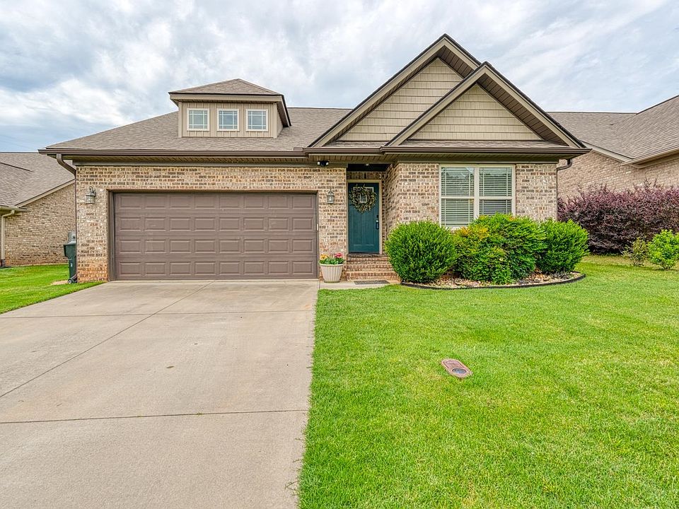 1st image of 770 Charleston Pl