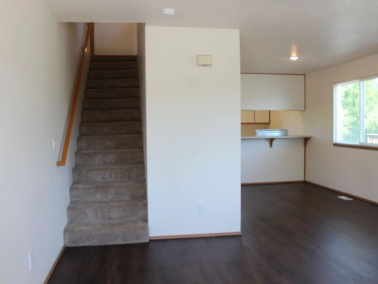 52613 NW 4th St — Photo 3