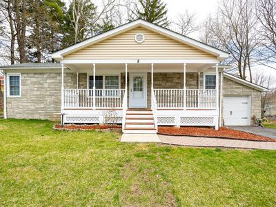 8 Holt Road, Hyde Park, NY, 12538