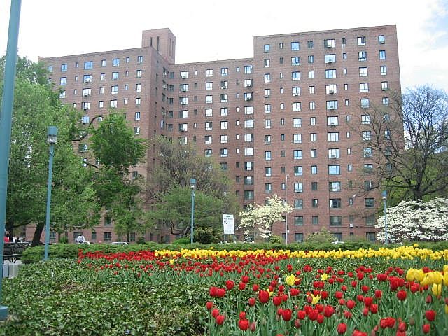 2nd image of 1595 Metropolitan Ave