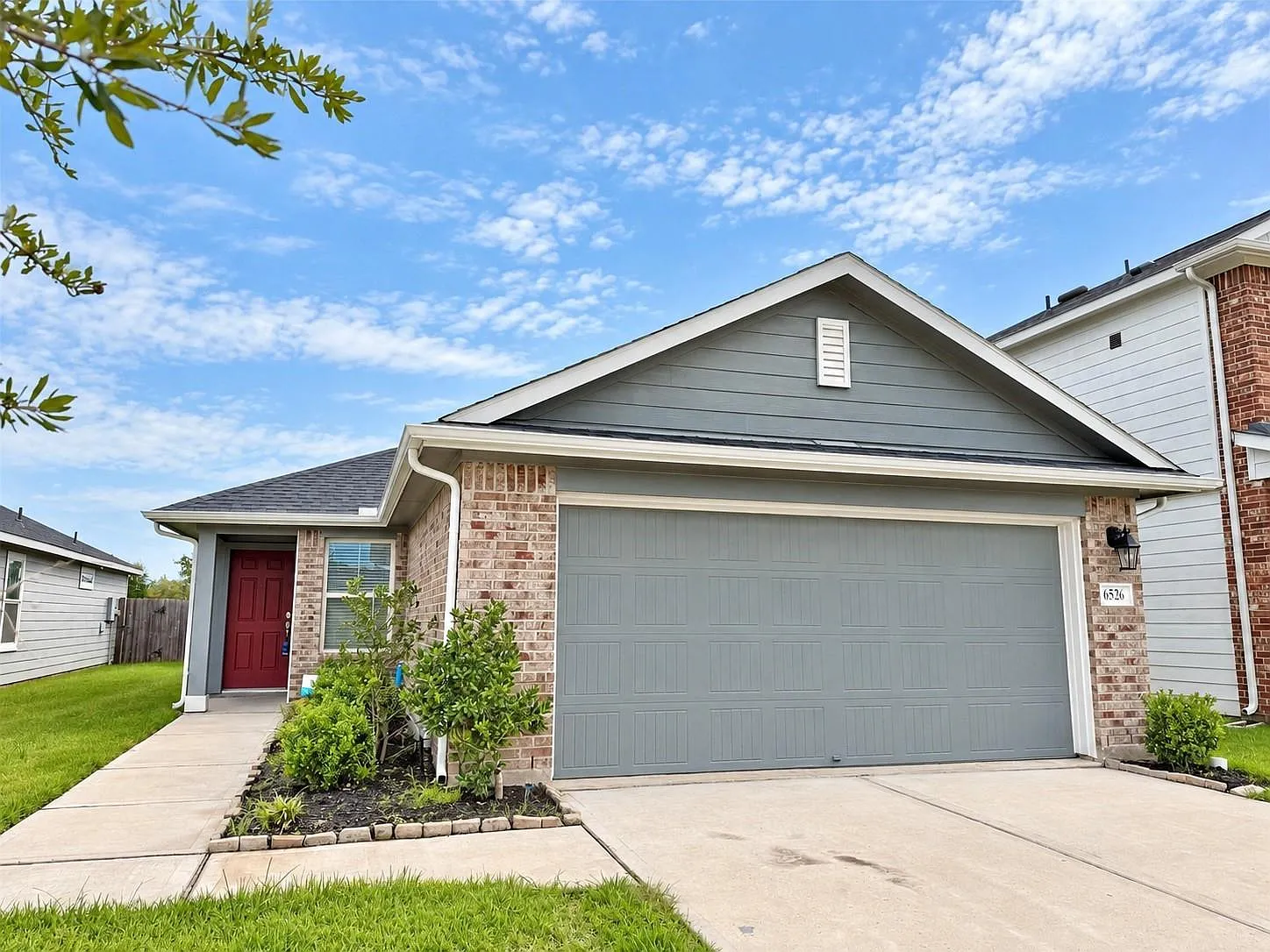 3 bed, 2.0 bath, 1415 sqft, $2,050 — Photo 3
