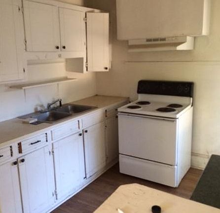 4th image of 2407 Gilbert Dr
