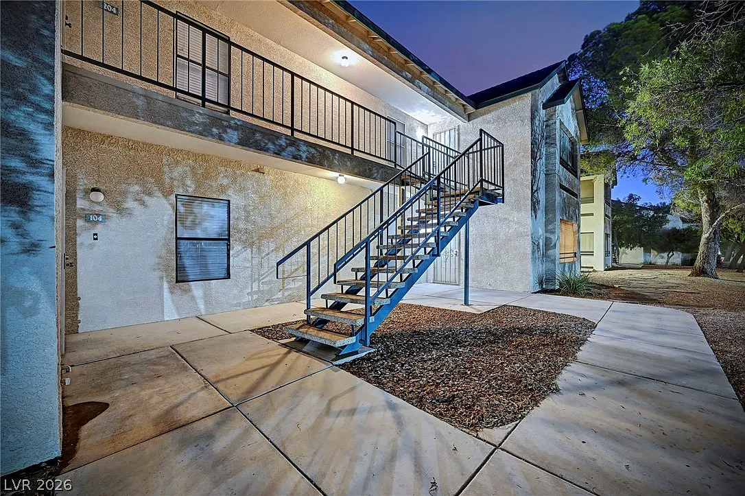 2 bed, 2.0 bath, 965 sqft, $1,450 — Photo 1