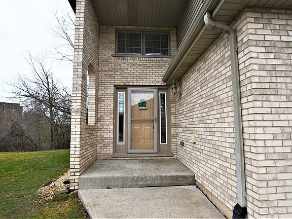 3rd image of 16722 Trail View Ct