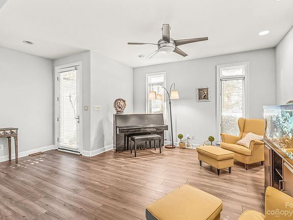 5th image of 900 Sydney Dr