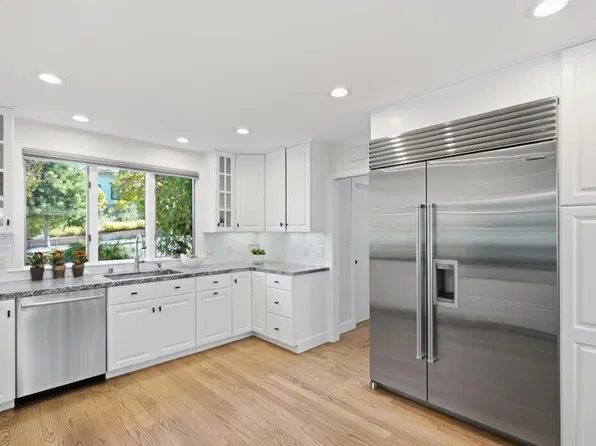 860 Chesterton Ave, Redwood City, CA 94061