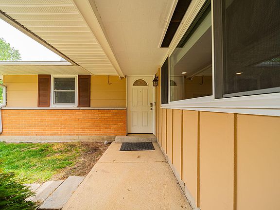 3rd image of 5627 Copenhagen Dr
