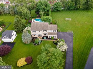 24 Windward Ct, Collegeville, PA 19426