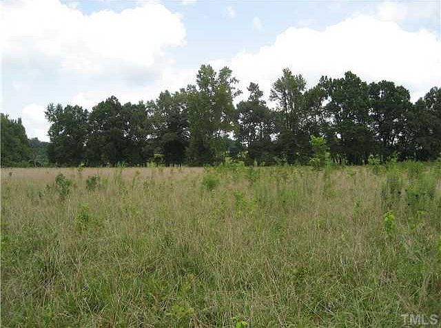 1st image of 401 Crazy Horse Ln