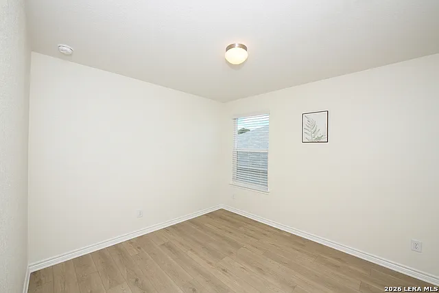 137 W Local Wave — Photo 18