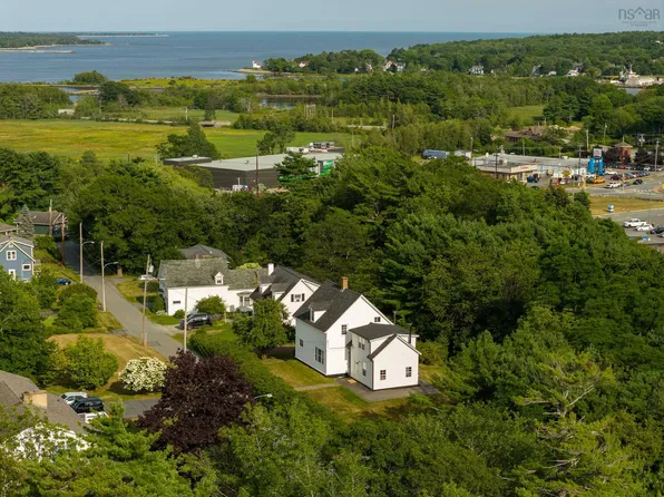 57 Old Falls Rd, Liverpool, NS B0T 1B0