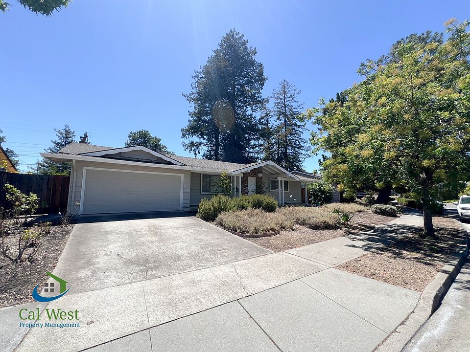 1st image of 10600 E Estates Dr