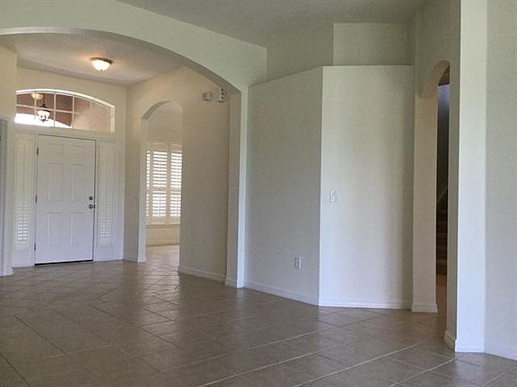 4th image of 657 Brookfield Pl